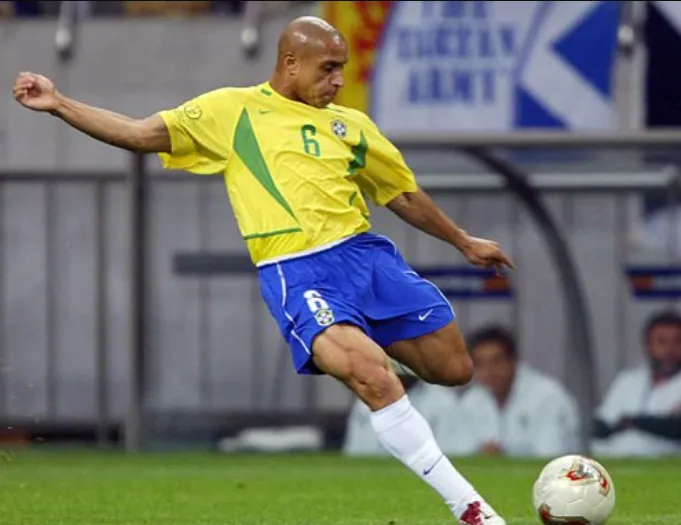 Tại World Cup 2002, Roberto Carlos thực sự tỏa sáng