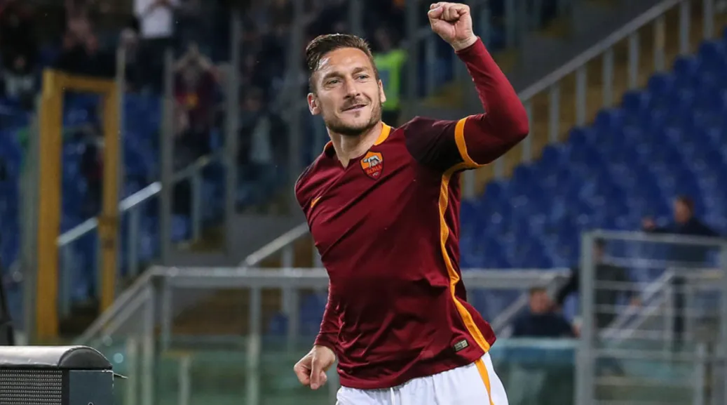 Totti không chỉ là một tiền đạo xuất sắc, mà còn là một nhà kiến tạo tài ba.